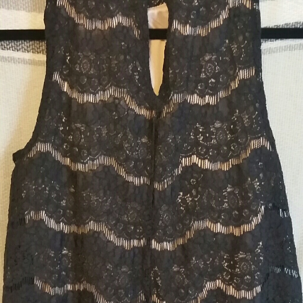 Love and fire black and tan lace sleeveless top